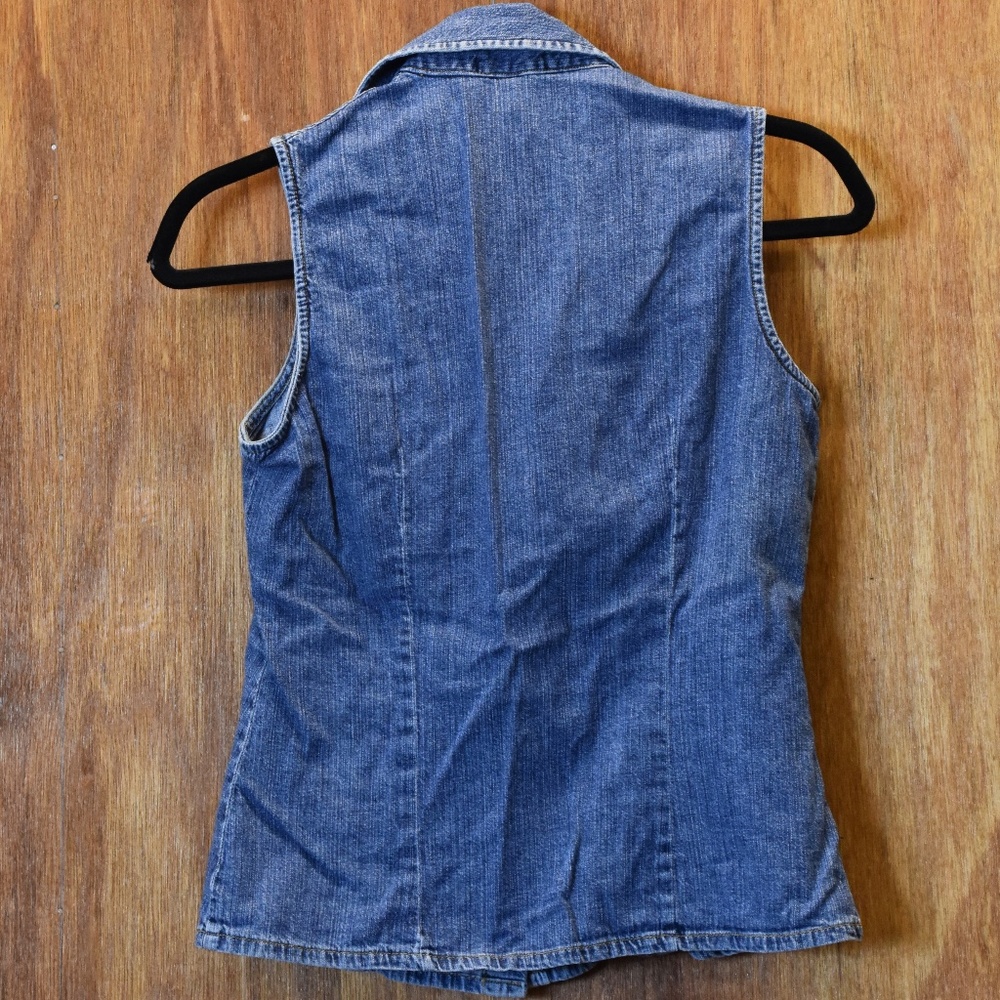 Women's GAP Denim Sleeveless Top - Picture 5 of 5